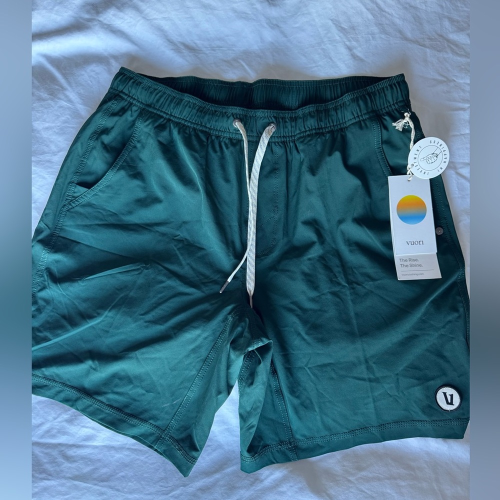 Vuori Men’s Kore Short in Grass